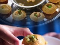 How To Make Pani Puri at Home : या विकेंडला घरीच बनवा चटपटीत, चविष्ट पाणीपूरी; ही घ्या स्ट्रीट फूड स्टाईल पाणी पूरीची सोपी रेसेपी - Marathi News | How To Make Pani Puri at Home : Delicious panipuri Recipe instant recipe of street food style pani puri | Latest sakhi Photos at Lokmat.com