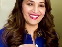 Celebrity Diets : ५४ व्या वर्षीय स्वत:ला फिट, यंग ठेवण्यासाठी धकधक गर्लचे खास डाएट; स्वत: फोटो शेअर करत म्हणाली की.... - Marathi News | Celebrity Diets : 54 years madhuri dixits italian salad recipe combines good health | Latest sakhi Photos at Lokmat.com