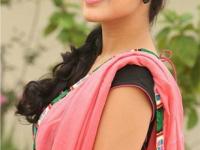 How to do facial at home : थंडीमुळे चेहरा काळपट, कोरडा झालाय? घरच्याघरी स्टेप बाय स्टेप फेशियल करून मिळवा ग्लोईंग त्वचा - Marathi News | How to do facial at home : Step By Step Guide To Giving Yourself A Perfect Facial At Home | Latest sakhi Photos at Lokmat.com