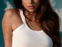 IPL लिलाव गाजवणाऱ्या या कोण 4 ग्लॅमरस मुली; खेळाडूंपेक्षा त्यांचीच जास्त चर्चा - Marathi News | Four glamorous and most attractive beauties in IPL auction.. | Latest sakhi Photos at Lokmat.com