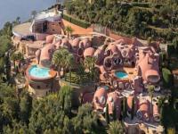 jara Hatke: या आहेत जगातील चित्रविचित्र इमारती पाहून तुम्ही म्हणाल… - Marathi News | jara Hatke: These are the most colorful buildings in the world, you would say | Latest jarahatke Photos at Lokmat.com