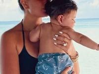 करिना कपूरप्रमाणेच गरोदर असताना काम करणाऱ्या 6 बॉलिवूड अभिनेत्री; ग्लॅमर जगाच्या मोडल्या जुनाट परंपरा - Marathi News | Just like Kareena Kapoor 6 bollywood actresses who completed their shooting even in their pregnancy | Latest sakhi Photos at Lokmat.com