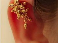 Bugadi Earring Designs: बुगडी माझी भारी गं! लग्नसराईसाठी खास आकर्षक बुगडी, पाहा १० ट्रेण्डी डिझाइन्स - Marathi News | Wedding Season: Classic , trendy and attractive bugadi earring designs | Latest sakhi Photos at Lokmat.com