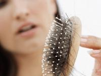 कंगवा फिरवताच केस गळून हातात येतात? १० पदार्थ खा; केस राहतील कायम लांबसडक - दाट - Marathi News | Food For Hair Growth Faster : 10 foods to prevent hair loss and promote growth as told by doctor batra | Latest sakhi Photos at Lokmat.com