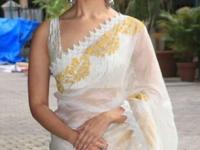 साडी नेसून कमाल सुंदर दिसायचंय, फॉलो करा आलिया भटचे हे ७ साडी ट्रेण्ड! - Marathi News | How to look cool, confident and stylish in saree? Here are 7 stunning and trendy saree looks of Alia Bhatt | Latest sakhi Photos at Lokmat.com