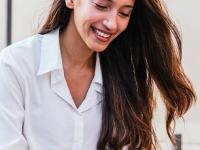 स्मार्ट- आकर्षक स्त्रियांच्या 10 सवयी! बघा, किती चांगल्या सवयी तुम्हालाही आहेत? - Marathi News | Want to be a smart and attractive women? Must have these 10 habits | Latest sakhi Photos at Lokmat.com