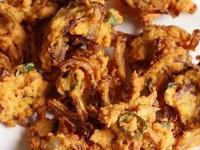 घरची भजी विकतसारखी कुरकुरीत होतच नाहीत, तळताना लक्षात ठेवा ५ टिप्स, भजी होतील क्रिस्पी- खमंग - Marathi News | Cooking Tips: How to make crispy pakoda at home? 5 tips that helps to make pakode more crispy and delicious | Latest sakhi Photos at Lokmat.com