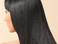 केस खूपच पातळ झाले? केमिकल्स असणारे हेअर प्रॉडक्ट्स वापरण्यापेक्षा करा ५ घरगुती उपाय - Marathi News | 5 Home remedies for reducing hair loss, How to get rid of hair loss? Ayurvedic solution for controlling hair fall | Latest sakhi Photos at Lokmat.com