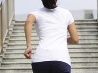 जिने चढताना, धावताना खूप दम लागतो? खा ५ पदार्थ, स्टॅमिना वाढेल, ठणठणीत राहाल - Marathi News | Breathless Climbing Stairs : Want to run but feel breathless in a second eat these 5 food for running stamina | Latest sakhi Photos at Lokmat.com