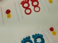 नवरात्र स्पेशल रांगोळी: देवीची सुंदर, सुबक पाऊलं काढण्याच्या ९ सोप्या पद्धती, रोज काढा नवे डिझाइन - Marathi News | Navratri Special Rangoli Designs, 9 days rangoli for navratri, 9 Easy Ways To Draw Beautiful, Elegant Feet Of Goddess, Draw New Designs Everyday | Latest sakhi Photos at Lokmat.com