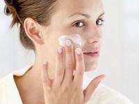 आतापासूनच रोज वापरा घरगुती अलमंड नाईट क्रिम; दिवाळीला फेशियल करायची गरजच पडणार नाही, त्वचा होईल चमकदार - Marathi News | Home Made night cream for glowing skin, How to get radiant skin naturally within a week? | Latest sakhi Photos at Lokmat.com