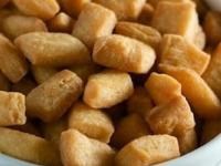 Diwali 2022 : शंकरपाळे कडक झाले? ५ टिप्स, शंकरपाळे होतील खुससुशीत खमंग आणि मस्त - Marathi News | Diwali 2022 : Diwali special shankarpali recipe how make perfect sweet or salty shankarpali diwali | Latest sakhi Photos at Lokmat.com