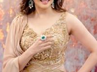 फिट राहण्यासाठी रोज करा वृक्षासन, अभिनेत्री भाग्यश्रीही करतेय हे योगासन! वृक्षासनाचे फायदे ५ - Marathi News | Fitness tips by actress Bhagyashree, Benefits of doing Vrikshasana regularly | Latest sakhi Photos at Lokmat.com