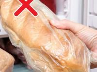 फ्रिजमध्ये ठेवू नयेत असे ८ पदार्थ, पोषण होते कमी - त्रास होण्याची शक्यता जास्त - Marathi News | 8 Foods You Shouldn't Keep in the Fridge, Low in Nutrition - More Likely to Suffer | Latest sakhi Photos at Lokmat.com