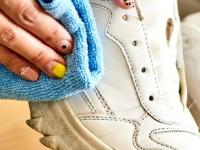 व्हाईट शूज कसे स्वच्छ करावेत?... ९ सोप्या टीप्स... व्हाईट शूज होतील चमकदार... - Marathi News | How to clean white shoes?... 9 easy tips... White shoes will be shiny... | Latest sakhi Photos at Lokmat.com