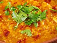 वरणाला अप्रतिम चव येण्यासाठी मीठ अन् हळद कधी घालायचं? ३ ट्रिक्स; वरण होईल मस्त - Marathi News | Cooking Hacks : What is the right time to add turmeric and salt to dal how to make perfect dal | Latest sakhi Photos at Lokmat.com