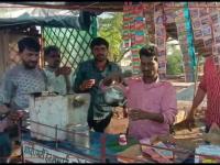 बेवफा चायवाला! प्रेमात धोका मिळताच उघडलं थेट 'चहाचं दुकान'; लव्हस्टोरीबाबत म्हणतो... - Marathi News | love story of pawan bewafa chaiwala of shivpuri when cheated by girlfriend | Latest jarahatke Photos at Lokmat.com