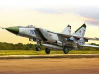 जगातील सर्वात वेगवान उडणारे लढाऊ विमान, जाणून घ्या कोणते? - Marathi News | What Is The Fastest Fighter Jet In The World Today Mig 25 Foxbat Indian Air Force | Latest national Photos at Lokmat.com