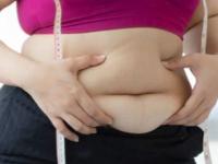 पोट सुटलंय, व्यायामाला वेळ नाही? बेडवर पडल्या पडल्या ३ योगासनं करा-पोट होईल एकदम फ्लॅट - Marathi News | Easy Exercise For Belly Fat at Home : 4 Simple at home exercises to lose your belly fat | Latest sakhi Photos at Lokmat.com