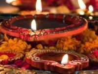 पणती सजविण्याच्या एकापेक्षा एक सुंदर ६ आयडिया, नुसत्याच रंगरंगोटीपेक्षा असं काहीतरी कल्पक करा.... - Marathi News | Diya decoration ideas, how to decorate diya or panati for diwali? Panati decoration tips | Latest sakhi Photos at Lokmat.com