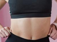 ओटी पोट सुटलंय-पोटावर कपडे घट्ट बसतात? झोपण्याआधी ३ गोष्टी करा-झरझर घटेल वजन - Marathi News | How to loss belly Fat Naturally : Night routine for Weight Loss Do this 3 Thing Before Going to Bed | Latest sakhi Photos at Lokmat.com