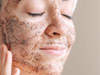 न्यू इयर पार्टीसाठी फक्त ३ स्टेपमध्ये घरच्याघरी करा फेशियल- चेहऱ्यावर येईल भरपूर ग्लो - Marathi News | 3 step facial at home for instant glow, Home remedies for radiant glow, How to do facial at home in Marathi | Latest sakhi Photos at Lokmat.com