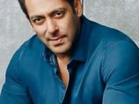 सलमान खानचं डाएट सिक्रेट, पन्नाशीनंतरही फिट रहायचं म्हणून त्यानं स्वीकारला अनोखा फिटनेस फॉर्म्युला - Marathi News | Here's the diet that Salman Khan follows to stay fit | Latest sakhi Photos at Lokmat.com