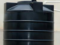 पाण्याची टाकी साफ करण्याची भन्नाट ट्रिक; १ प्लास्टीकची बॉटल घ्या-आत न शिरता स्वच्छ होईल टाकी - Marathi News | How to Clean Water Tank At Home : How To Clean Water Tank Easily | Latest sakhi Photos at Lokmat.com