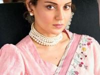 करिअरसाठी घरातून पळून गेलेल्या, घराच्यांची नाराजी ओढवून घेतलेल्या ७ अभिनेत्री- बघा आज काय करतात... - Marathi News | Bollywood actress who left their house for their career in acting | Latest sakhi Photos at Lokmat.com