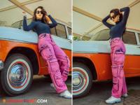 "दिलबर गर्ल" नोराचे हे फोटो पाहून चुकला ना काळजाचा ठोका - Marathi News | Nora Fatehi Goes Casually Chic In Bubble Pink Cargo Pants And Top SEE PICS | Latest filmy Photos at Lokmat.com