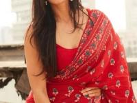 Summer Special: कॉटन- लिनन साड्यांमध्ये कसा करायचा आकर्षक लूक? बॉलीवूड अभिनेत्रींकडून घ्या खास टिप्स - Marathi News | How to look stylish and attractive in cotton, linen saree, summer special saree look, bollywood actress in cotton, linen saree | Latest sakhi Photos at Lokmat.com