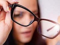 सतत चष्मा लावणं नको वाटतं? रोज हे ५ पदार्थ खा; चष्म्याचा नंबर कमी होईल-तेज होईल नजर - Marathi News | Eye Clinic London Suggests 5 Foods For Eyes Health : How to Get Rid Of Spectacles | Latest sakhi Photos at Lokmat.com