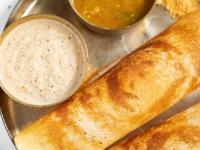 परफेक्ट जाळीदार डोसा हवा? डाळ-तांदूळ भिजवताना लक्षात ठेवा ५ टिप्स- डोसा कधीच बिघडणार नाही - Marathi News | How to make perfect batter for dosa, 5 simple tips and tricks for making south indian style dosa | Latest sakhi Photos at Lokmat.com