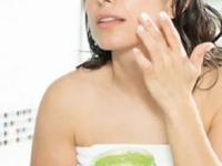 चेहऱ्याच्या सौंदर्यासाठी ५ पद्धतीने करा कोरफडीचा उपयोग, ओपन पोअर्स, डार्कसर्कल्स होतील गायब - Marathi News | 5 benefits of aloevera gel, how to use aloevera for skin care, use of korfad for dark circles, open pores and acne | Latest sakhi Photos at Lokmat.com