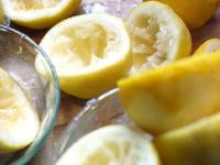 लिंबू आणि संत्र्यांच्या साली फेकू नका, ‘असा’ करा वापर, घर दिसेल चकाचक - स्वच्छ... - Marathi News | 7 Surprising Ways Orange & Lemon Peels Can Clean Your Kitchen Don’t Throw Those Orange & Lemon Peels Away | Latest sakhi Photos at Lokmat.com