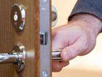 पावसाळ्यात लाकडी फर्निचर, दरवाजे- खिडक्या फुगणार नाहीत, ३ उपाय करा- कुबट वासही जाईल - Marathi News | how to take care of wooden furniture in rainy season, best remedies to avoid musty smell from wooden furniture in monsoon | Latest sakhi Photos at Lokmat.com