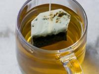 टी बॅग्स फेकून नका-करा 'असा' वापर, स्किन ते गार्डनिंग अनेक समस्यांवर खास उपाय... - Marathi News | 7 smart ways to reuse green tea bags 7 Ways To Reuse Green Tea Bags Instead Of Throwing Them Genius Ways To Reuse The Used Tea Bags | Latest sakhi Photos at Lokmat.com