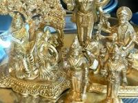 नवरात्री २०२४ : देवाच्या पितळेच्या मुर्ती स्वच्छ करण्यासाठी वापरा 'ही' खास गोष्ट, उजळलेल्या मुर्ती दिसतील सुंदर-प्रसन्न - Marathi News | Navratri 2024 : cleaning tips for navratri, how to clean brass god idols at home, easy tips and tricks to clean brass idols | Latest sakhi Photos at Lokmat.com