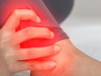 बसून बसून पायाचा घोटा आखडून जातो- चालताना दुखतो? भाग्यश्री सांगते पायांना मजबुती देणारे ५ व्यायाम - Marathi News | best exercise for toes and ankle mobility and flexibility, how to get relief from ankle pain, how to reduce ankle pain | Latest sakhi Photos at Lokmat.com