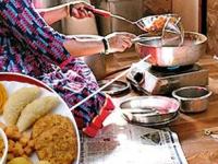 दिवाळीत फराळाचे पदार्थ कमीतकमी तेलात तळण्यासाठी ५ टिप्स- पैशांचीही बचत-तब्येतही ठणठणीत - Marathi News | diwali 2024, 5 tips for making diwali faral in minimun cooking oil, how to save oil while frying | Latest sakhi Photos at Lokmat.com