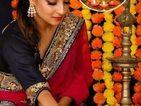 Diwali : लक्ष्मीपूजनाला हवाच पारंपरिक लूक, मराठी अभिनेत्रींसारखी ‘अशी’ करा स्टाइल, घ्या खास टिप्स - Marathi News | makeup tips for laxmi pujan, how to do perfect traditional look for diwali laxmi pujan 2024 | Latest sakhi Photos at Lokmat.com