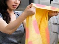 प्रत्येक धुण्यात कॉटनच्या कपड्यांचा रंग जातो? २ पदार्थ वापरून धुवा- जुने झाले तरी रंग उडणार नाही - Marathi News | Do cotton clothes lose color in every wash? perfect method of washing cotton clothes, how to wash cotton clothes properly, What to Do When Color Bleeds in the Wash | Latest sakhi Photos at Lokmat.com