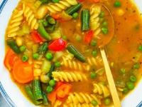 तेलाचा एक थेंबही न वापरता करा ८ प्रकारचे सूप, थंडीत रोज प्या गरमागरम सूप-वजन करा कमी! - Marathi News | 8 Best Indian Soup For Weight Loss | Latest sakhi Photos at Lokmat.com