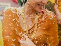 शोभिताने विवाहपूर्व सोहळ्यात घातलेल्या अस्सल पारंपरिक दागिन्यांची होतेय चर्चा, कारण आहे खास... - Marathi News | Sobhita Dhulipala Actress Wears Mother & Grand Mother Old Jewellery For Her Raata Sthaapana Ceremony | Latest sakhi Photos at Lokmat.com