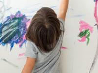 घराच्या भिंती मुलांनी खडू, स्केचपेन, मार्करने रंगवल्या? ७ घरगुती सोपे उपाय, भिंती चमकतील नव्यासारख्या... - Marathi News | Home Hacks To Clean Crayon, and Pencil Marks From The Wall How To Remove Pen, Pencil, Crayon Marks From Wall How to Get Crayon Marks Off Walls Without Removing Paint | Latest sakhi Photos at Lokmat.com