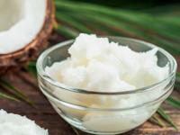 थंडीने बाटलीतील तेल गोठलं? सोप्या झटपट ५ टिप्स, तेल गरम न करताही होईल पातळ-प्रवाही... - Marathi News | How To Prevent Coconut Oil Getting Freeze In Winter Use These Tricks To Melt How to stop coconut oil from freezing during winters How to Melt Coconut Oil in Winter | Latest sakhi Photos at Lokmat.com