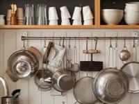 किचनमधल्या 'या' वस्तू वर्षांनुवर्षे वापरल्यास होऊ शकतात गंभीर आजार! तुम्हीही ती चूक करता? - Marathi News | 5 kitchen items you must replace regularly, using some kitchen items for long may cause hazardous to health | Latest sakhi Photos at Lokmat.com