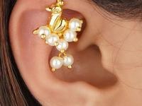 लग्नात मराठमोळा लूक करण्यासाठी कानात ठसठशीत बुगडी हवीच! बुगड्यांचे एक से एक देखणे डिझाईन्स - Marathi News | latest pattern bugadi designs, bugadi earring designs, beautiful bugadi designs of latest pattern for marathi look | Latest sakhi Photos at Lokmat.com