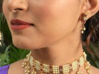 लग्न समारंभात गळ्यात हवीच सौंदर्य खुलविणारी मोत्यांची चिंचपेटी! बघा या देखण्या दागिन्याचे सुंदर प्रकार - Marathi News | beautiful chinchpeti designs, chinchpeti necklace latest patterns, pearl chocker chinchpeti designs | Latest sakhi Photos at Lokmat.com