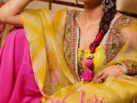 आलिया भट-करिना कपूर-अनुष्का शर्मासारखा ‘पटियाला सूट’ लूक करा, लग्नसमारंभात दिसाल परफेक्ट ‘देसी गर्ल’ - Marathi News | bollywood actress patiala dress look, hoe to look stylish in patiala suit, styling tips with patiala suit | Latest sakhi Photos at Lokmat.com